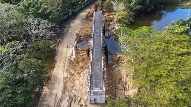 Construcción de Puente — Vista General